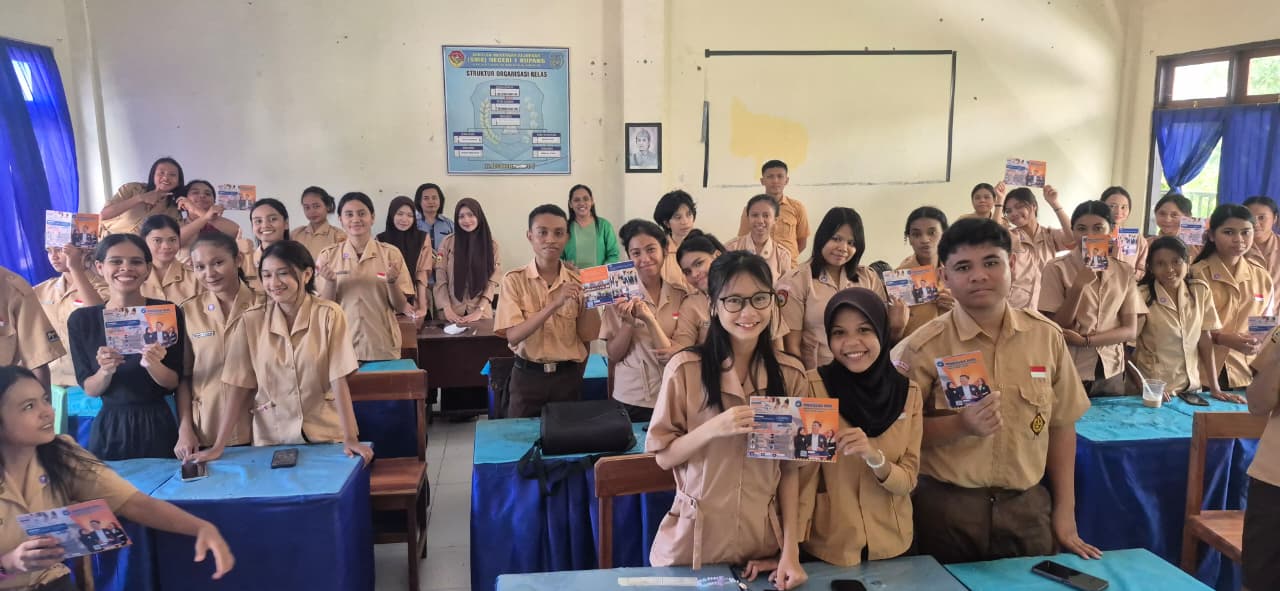 Direktur AKUB Effata Kupang, Lakukan Sosialisasi PMB di SMK Negeri 1 Kupang